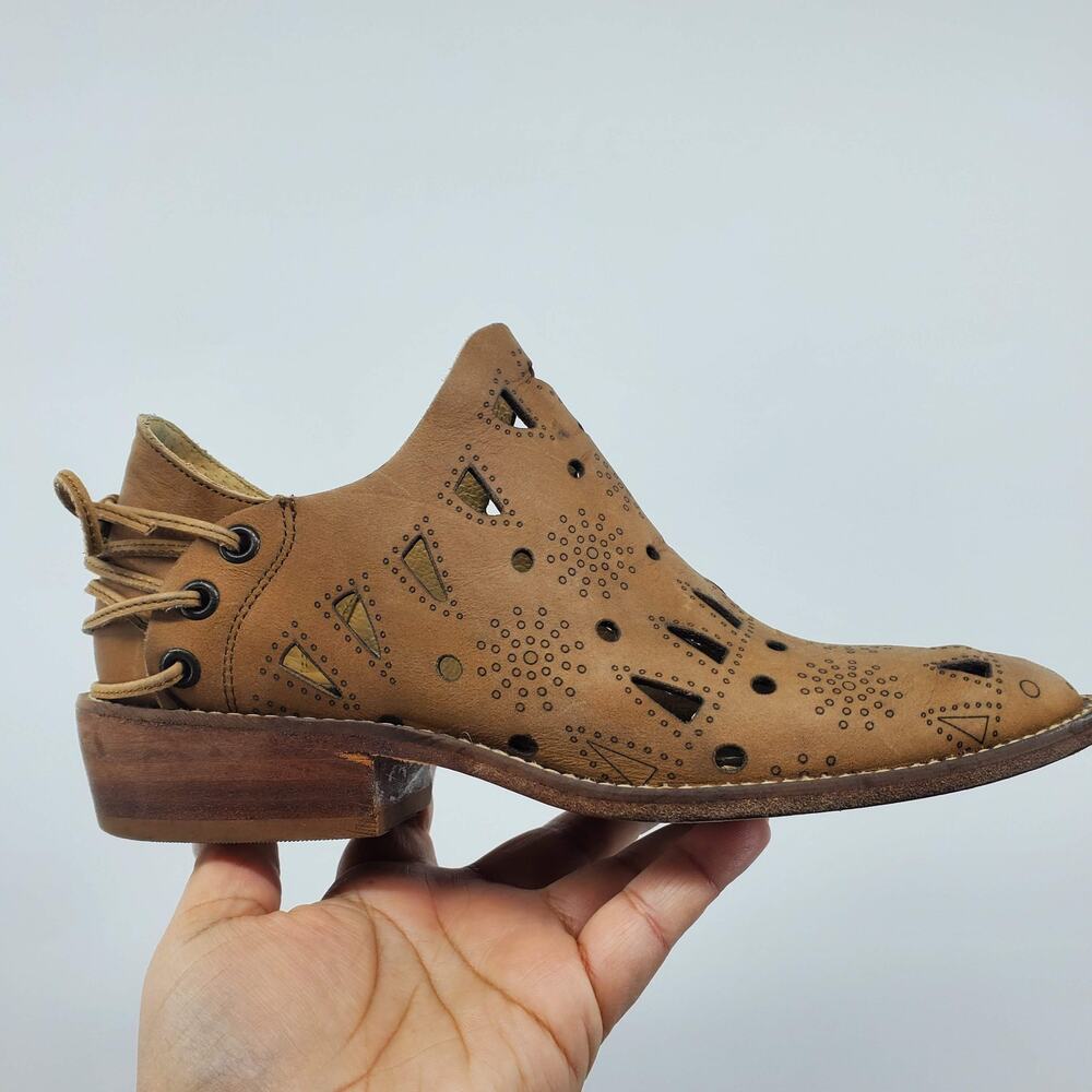 Musse & Cloud Womens Leather Laser Cut Coolise Ankle Booties 7